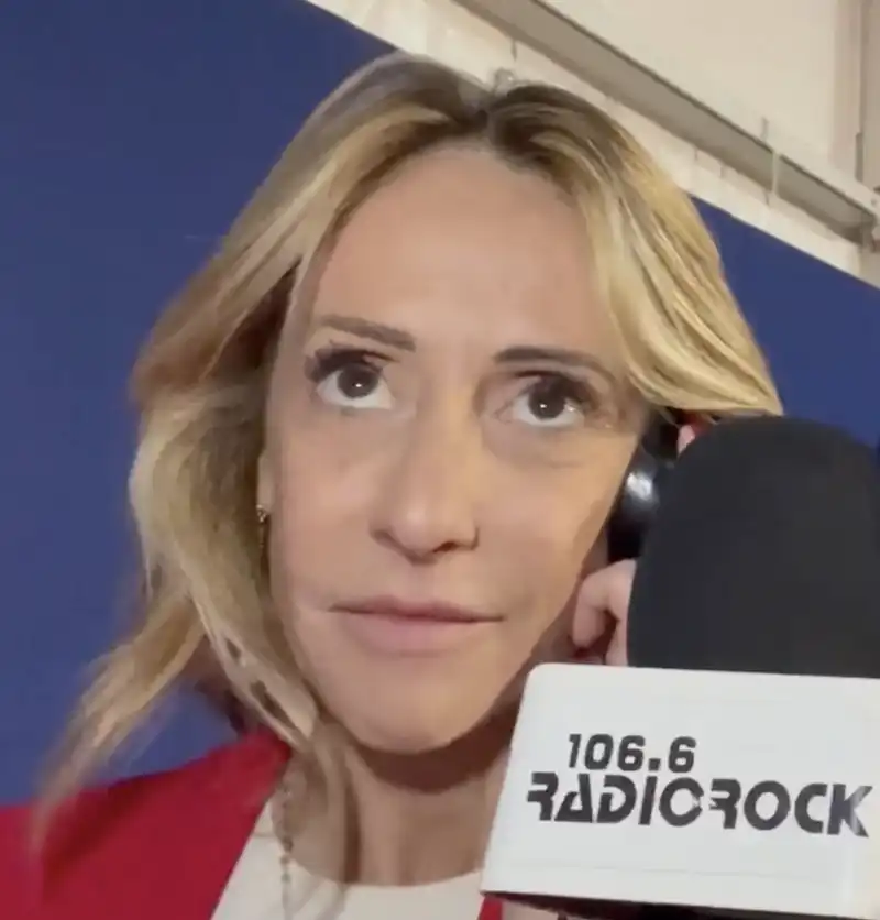 arianna meloni canta a radio rock   1