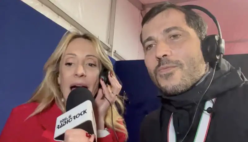 arianna meloni canta con dejan cetnikovic di radio rock   5