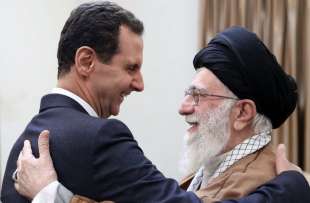 BASHAR AL ASSAD ABBRACCIA ALI KHAMENEI