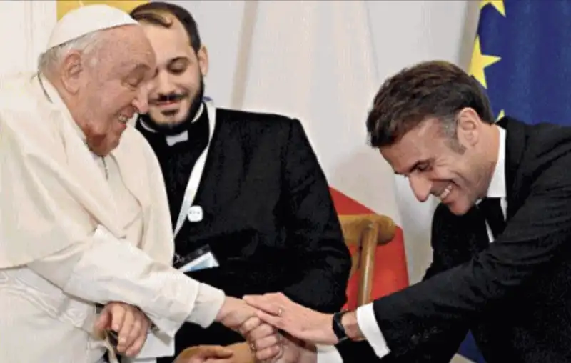 BERGOGLIO CON EMMANUEL MACRON