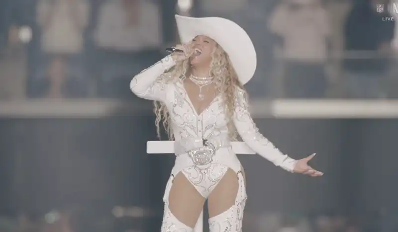 beyonce al nfl christmas gameday 26