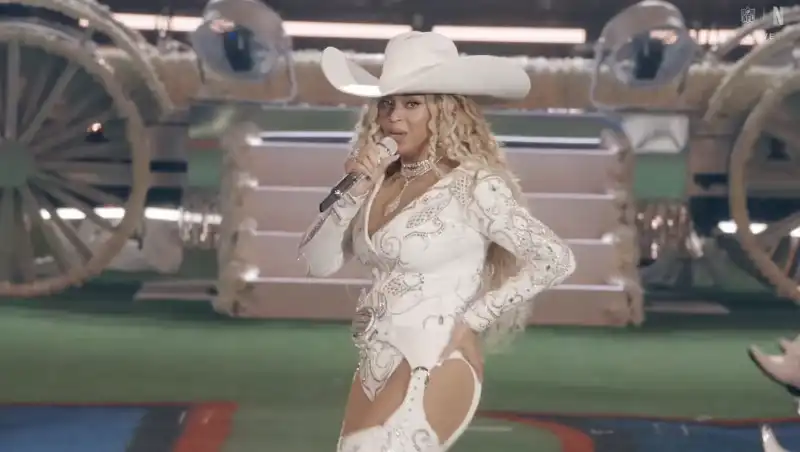 beyonce al nfl christmas gameday 4