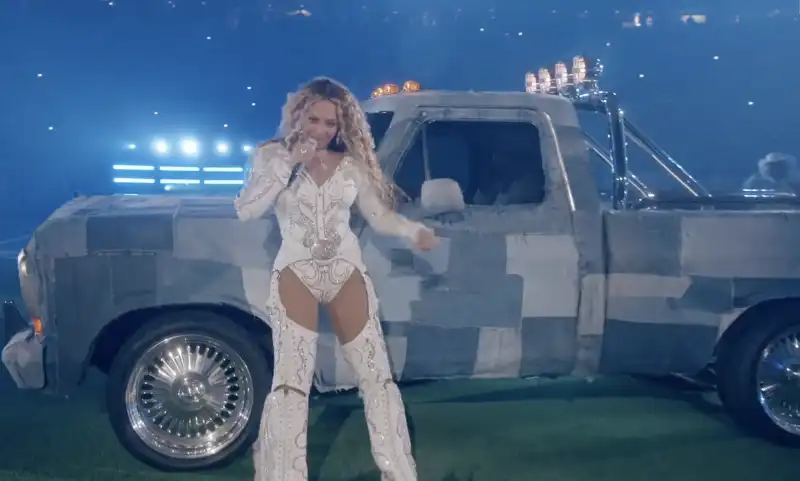 beyonce al nfl christmas gameday 6