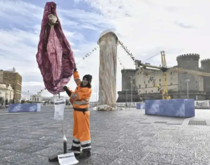 cristina donati meyer e la maxi vagina a napoli   1