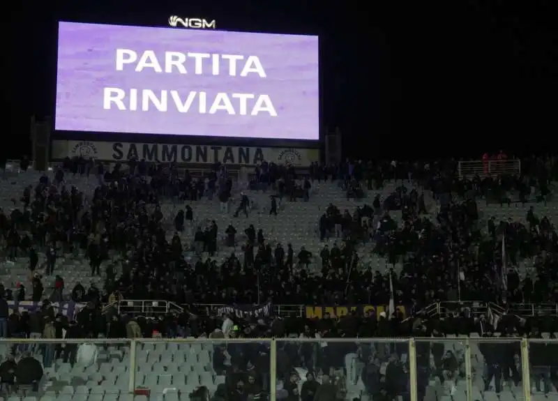 fiorentina inter rinviata dopo il malore di edoardo bove   foto lapresse