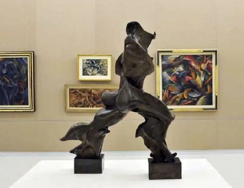 forme uniche della continuita nello spazio di umberto boccioni 2