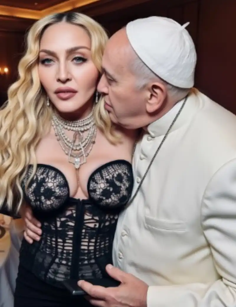 FOTO DI MADONNA E PAPA FRANCESCO CREATA CON AI