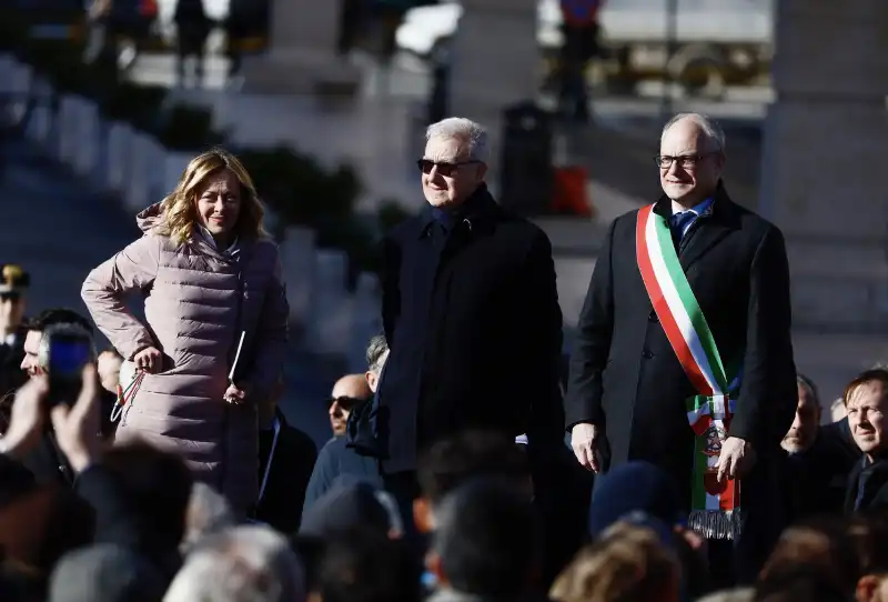 giorgia meloni   alfredo mantovano   roberto gualtieri inaugurazione piazza pia roma  foto lapresse  