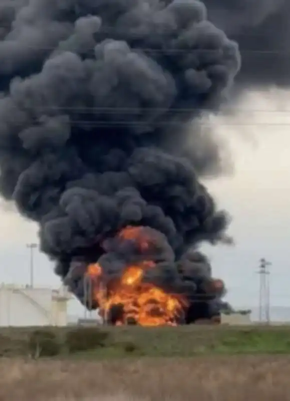 incendio nel deposito di gas eni a calenzano   5