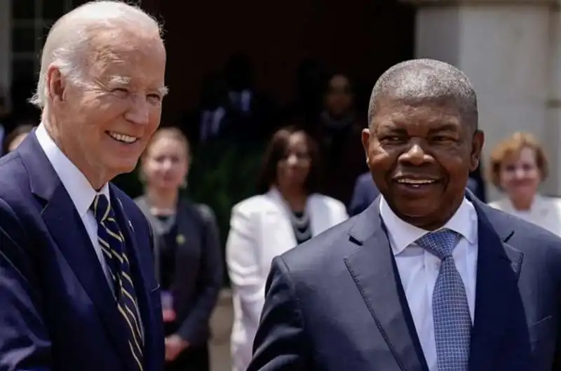 Joe Biden con  Joao Lourenco, presidente dell angola