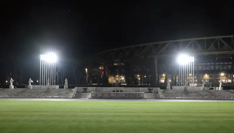 la nuova illuminazione dello stadio dei marmi  foto mezzelani gmt 005