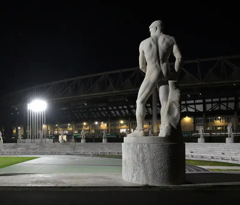 la nuova illuminazione dello stadio dei marmi  foto mezzelani gmt 007