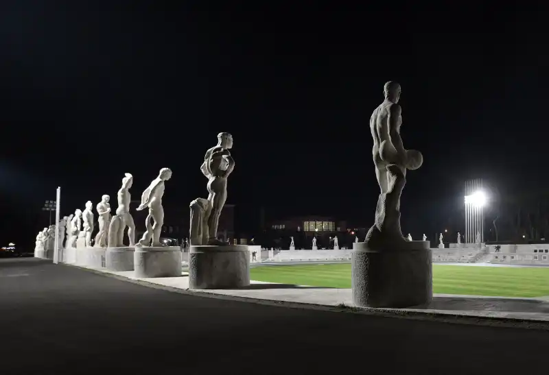 la nuova illuminazione dello stadio dei marmi  foto mezzelani gmt 011