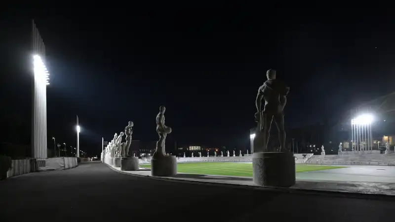 la nuova illuminazione dello stadio dei marmi  foto mezzelani gmt 013