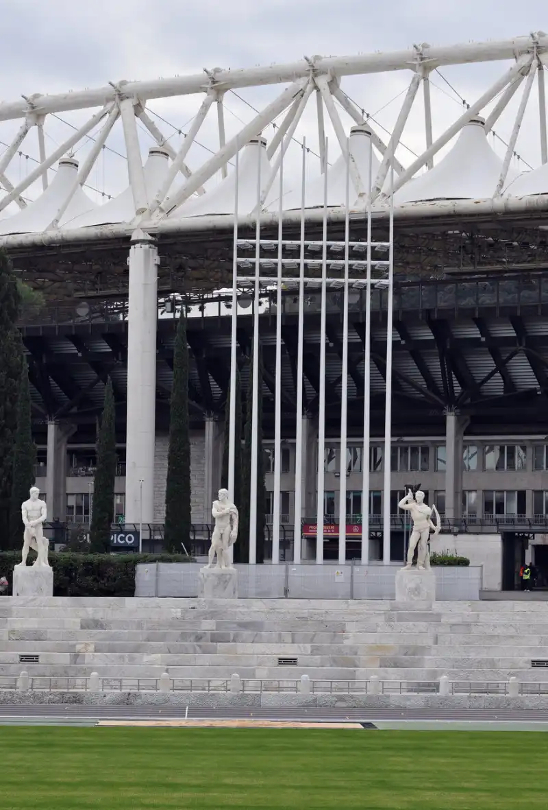 la nuova illuminazione dello stadio dei marmi  foto mezzelani gmt 031