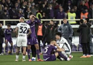 malore in campo per edoardo bove durante fiorentina inter foto lapresse2