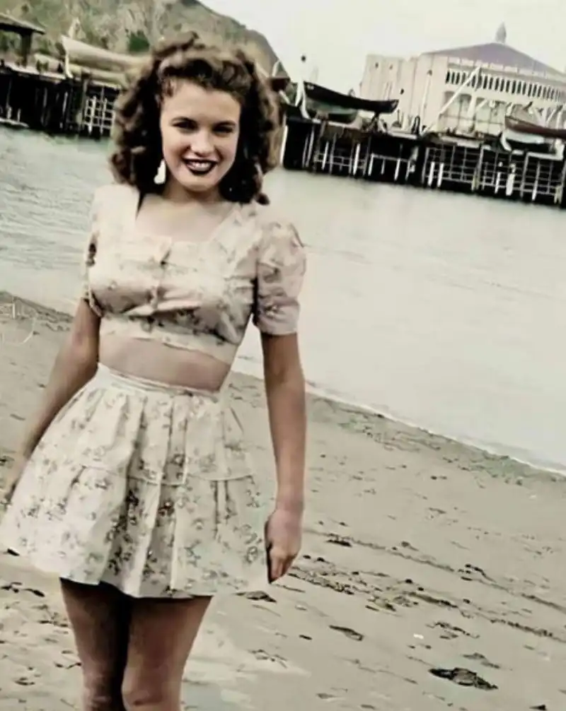 marilyn monroe a 15 anni