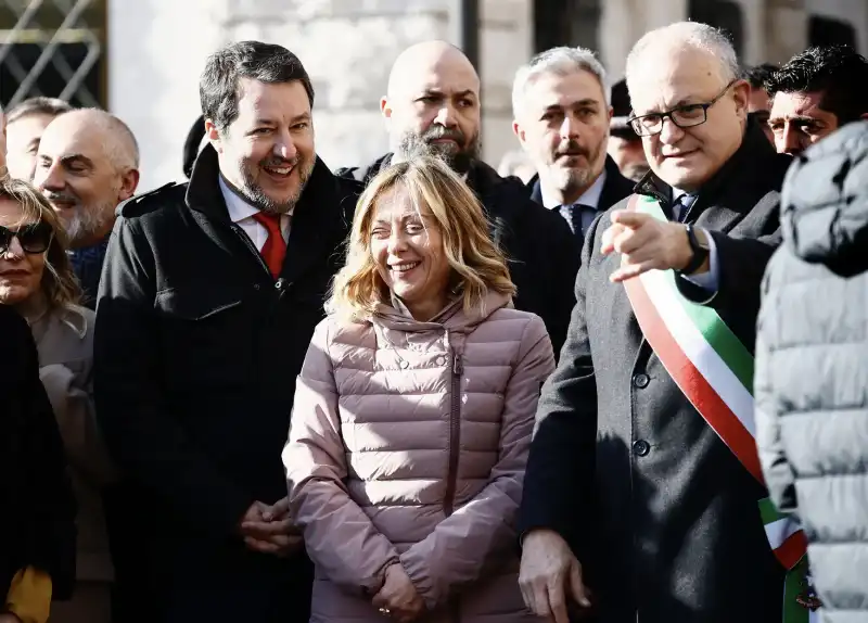    matteo  salvini   giorgia meloni    roberto gualtieriinaugurazione piazza pia roma  foto lapresse  