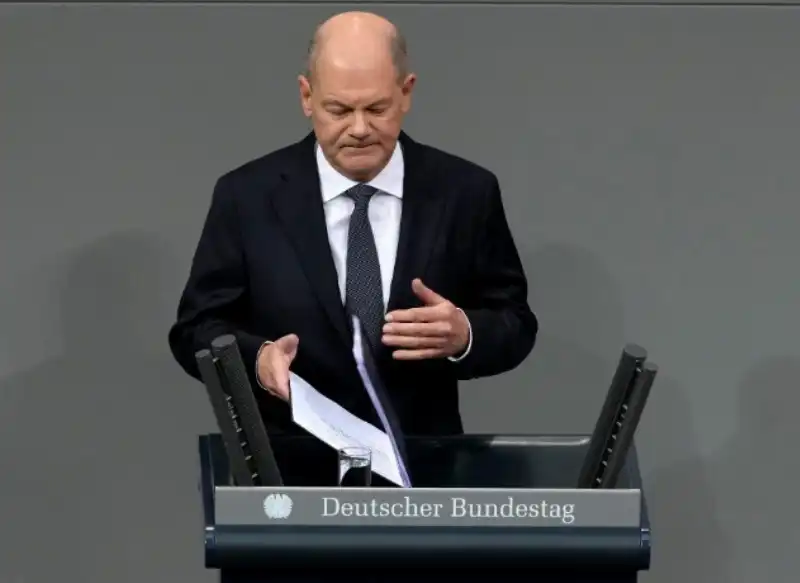 olaf scholz al bundestag