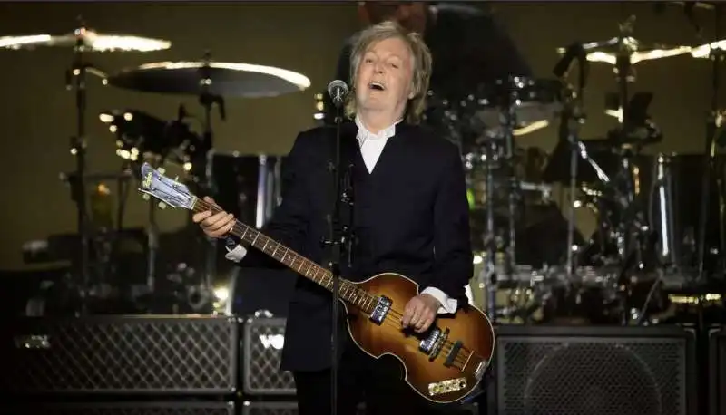 PAUL MCCARTNEY - CONCERTO PARIGI 2024