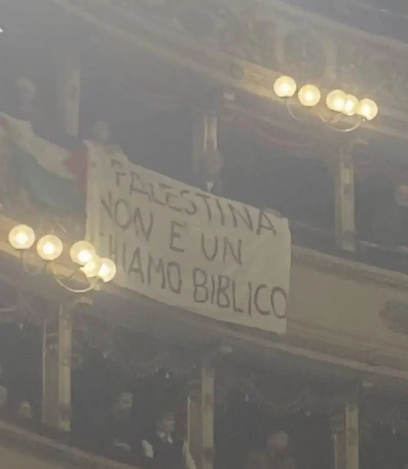 protesta pro palestina alla scala