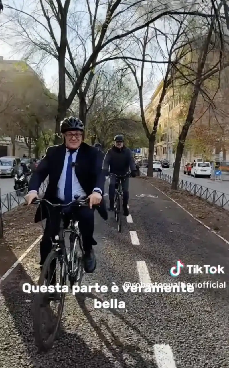 roberto gualtieri inaugura la pista ciclabile termini sapienza   4