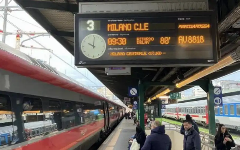 stazione di bari - treni in ritardo