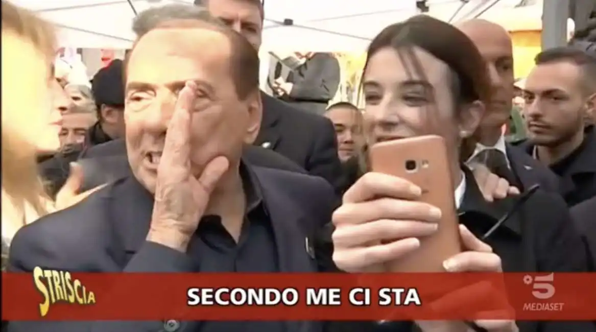 berlusconi striscia