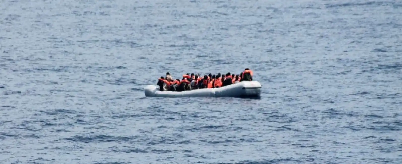 gommone libia migranti