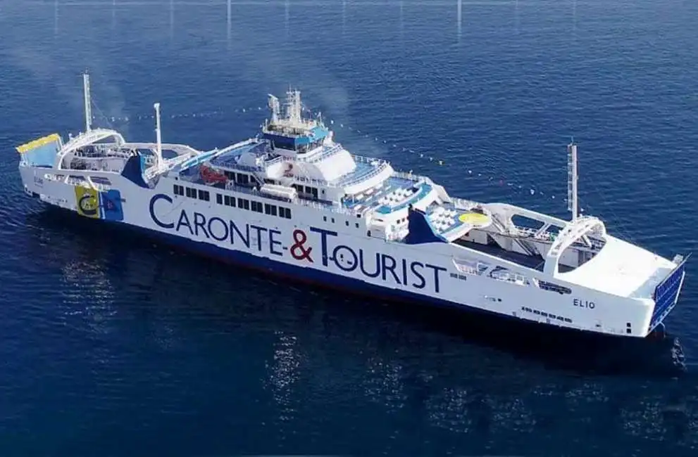 caronte & tourist