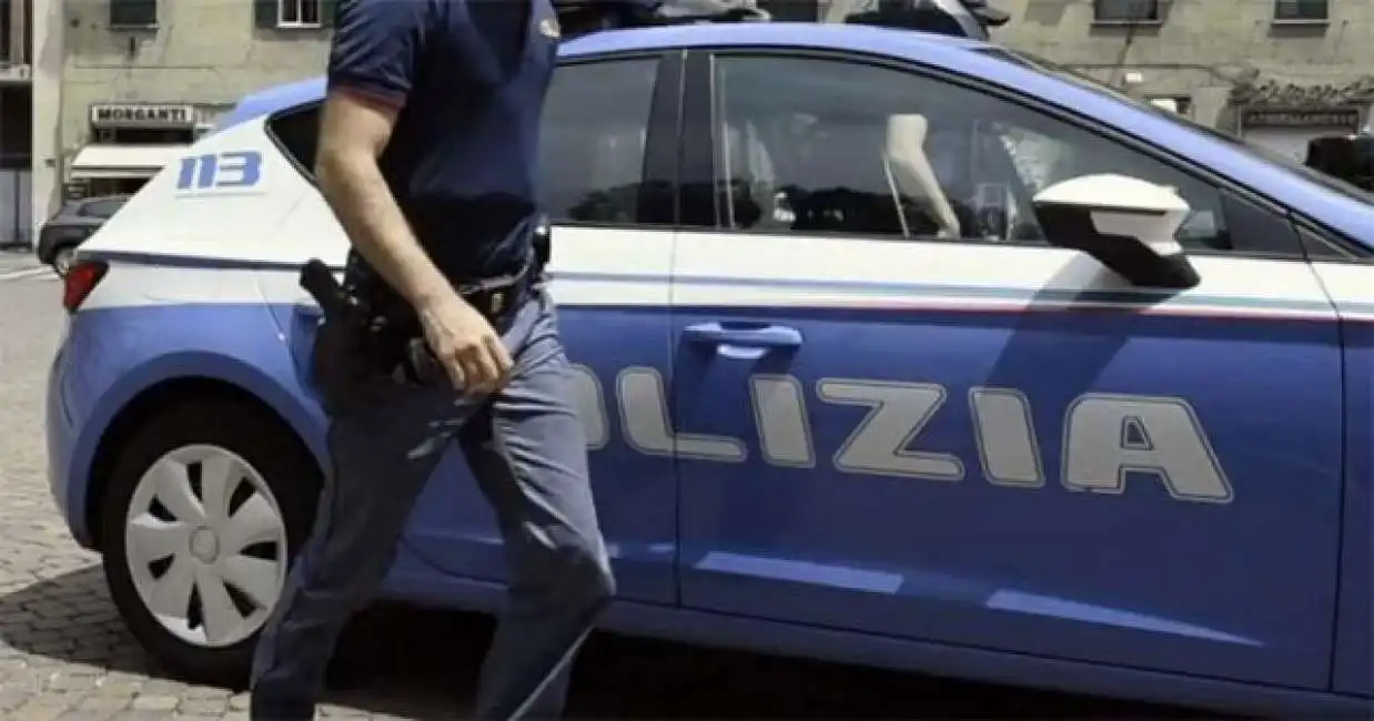 poliziotti