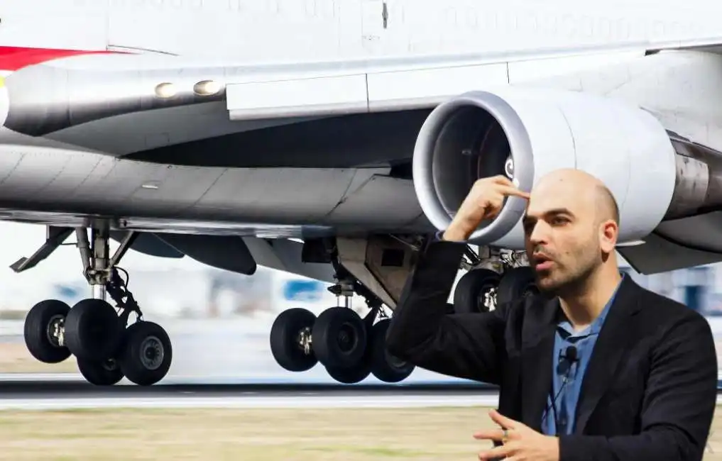 roberto saviano aereo carrello