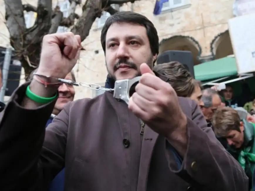 salvini manette