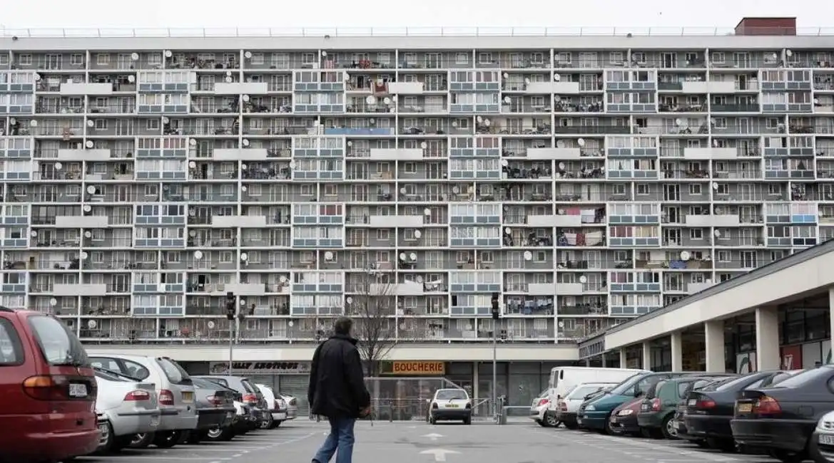 banlieue di parigi