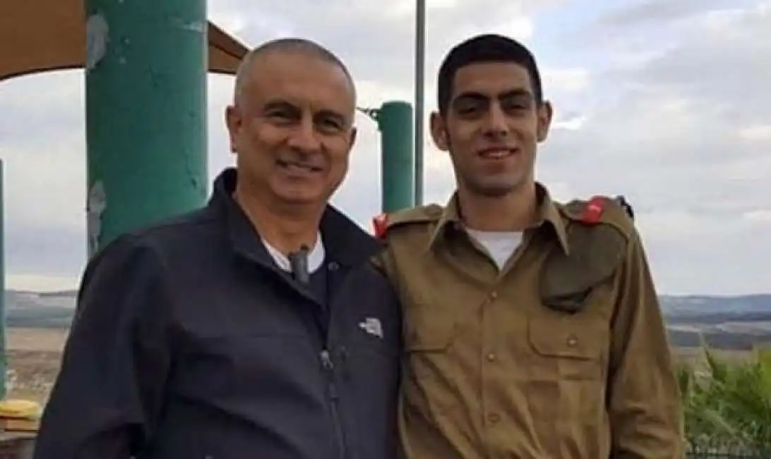 il padre di amit ben yigal con il figlio big