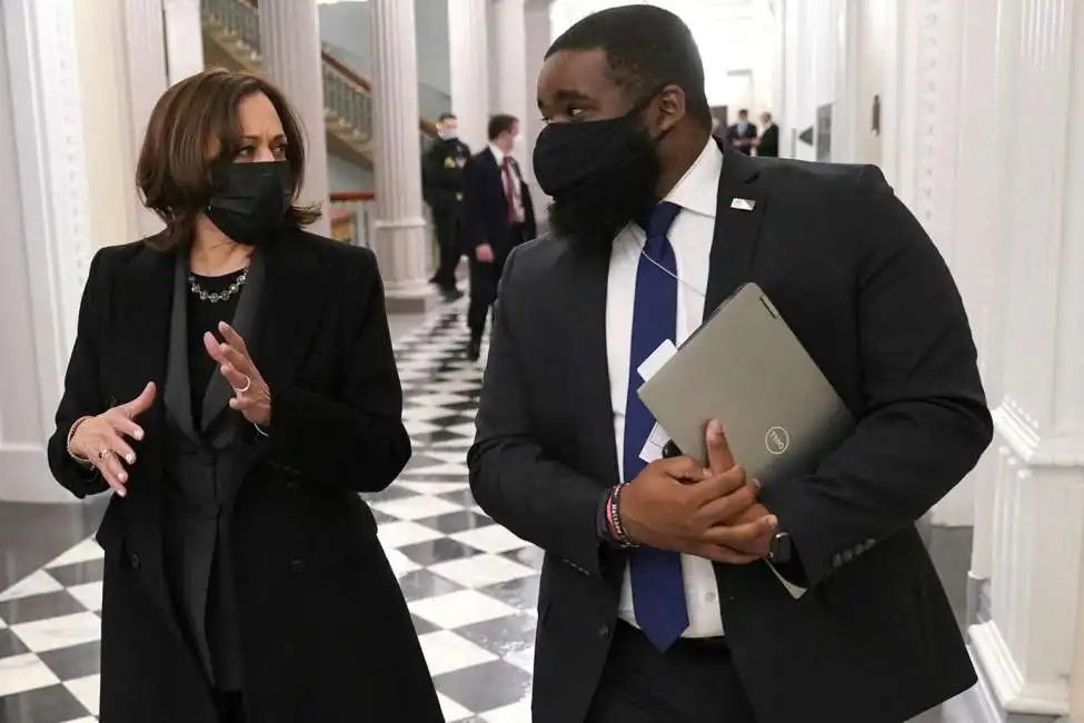 kamala harris e vincent evans