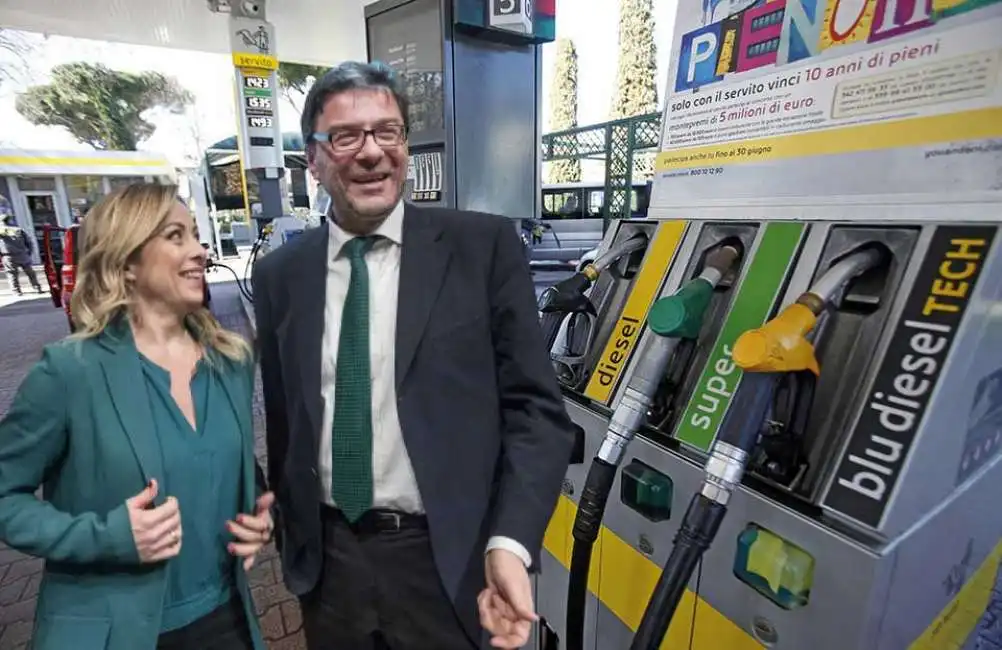 benzina carburanti accise diesel giancarlo giorgetti giorgia meloni 