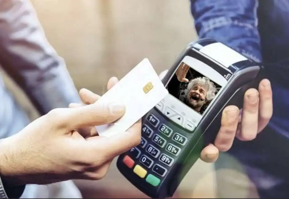 beppe grillo pos cashless contanti bancomat 