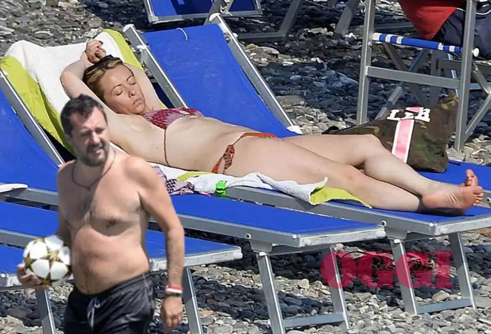 salvini meloni spiaggia bikini concessioni 