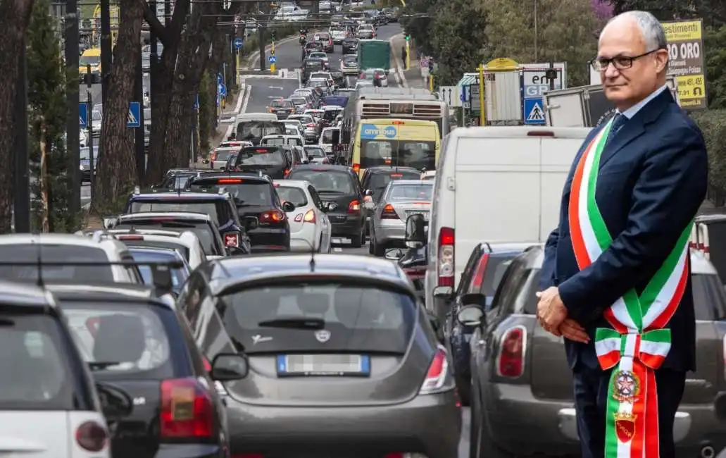 traffico roma roberto gualtieri 