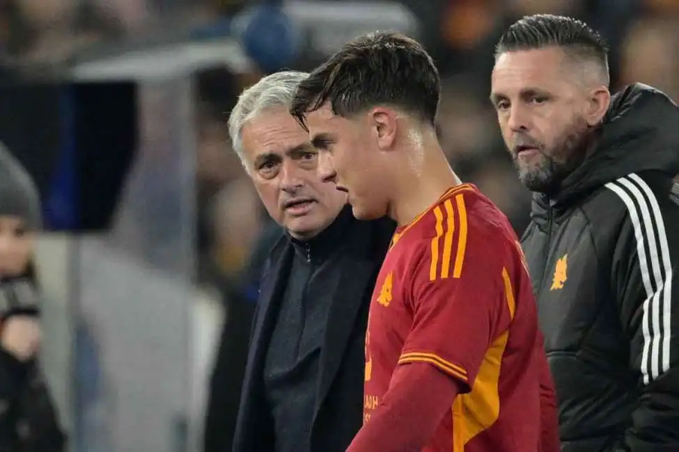 jose mourinho paulo dybala