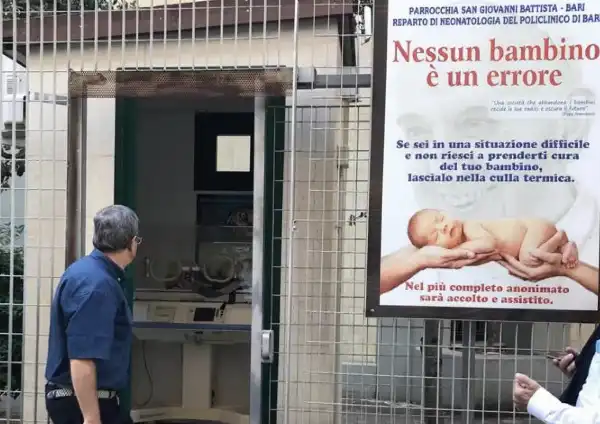 culla termica nella chiesa san giovanni battista a bari neonato morto 