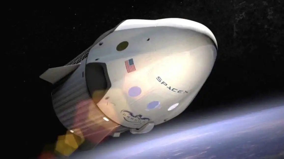 elon musk spacex capsula dragon