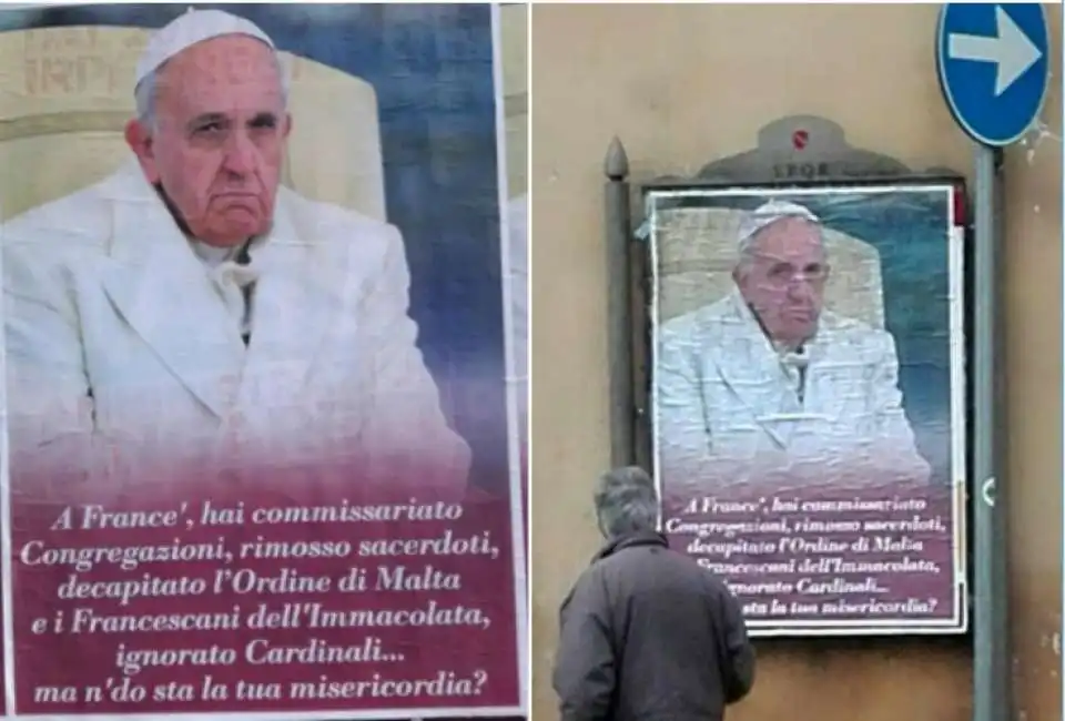 manifesti contro papa bergoglio a roma