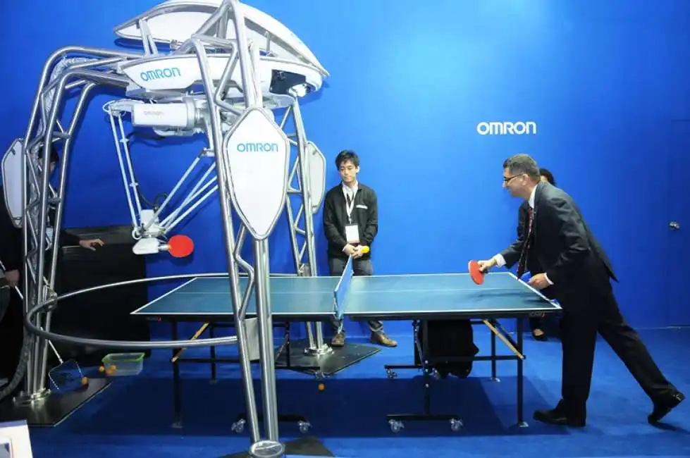 robot -tennis-table-omron_1