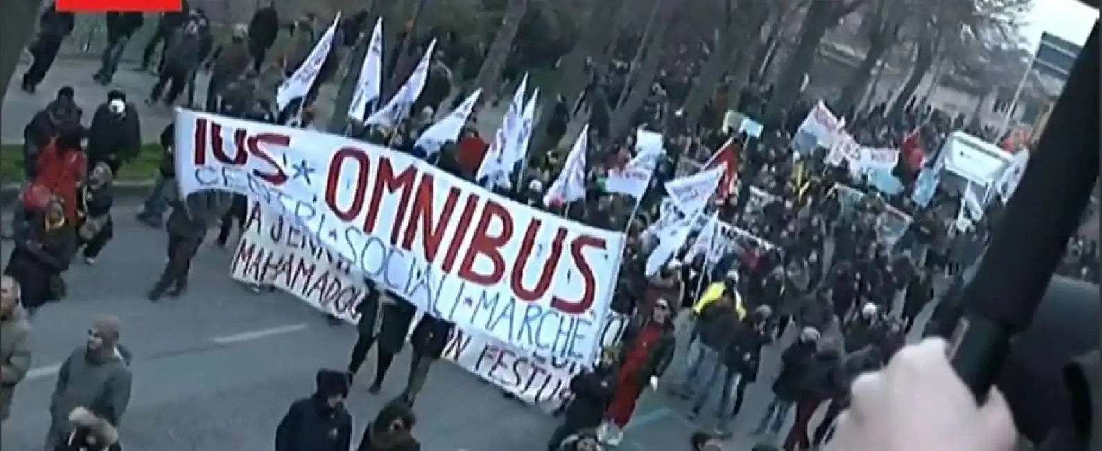 corteo macerata