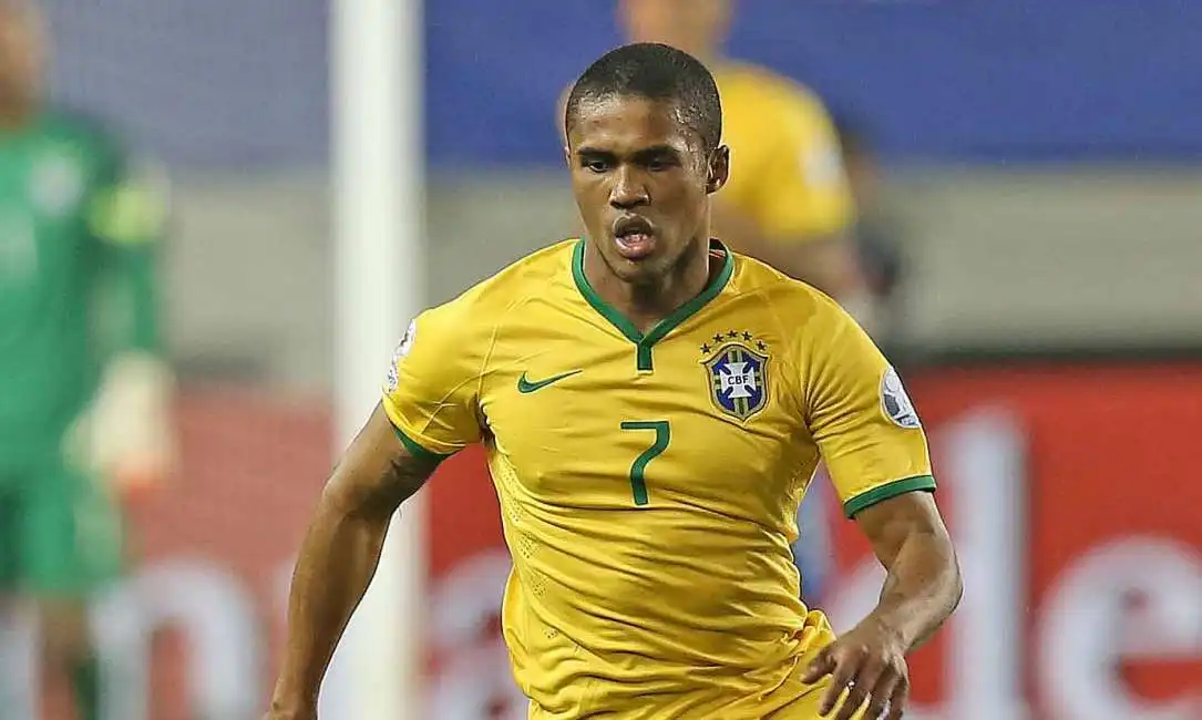 douglas-costa