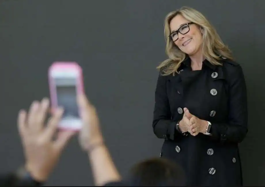 angela ahrendts