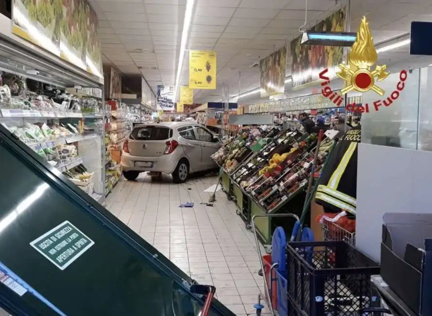 auto supermercato varese cadegliano viconago