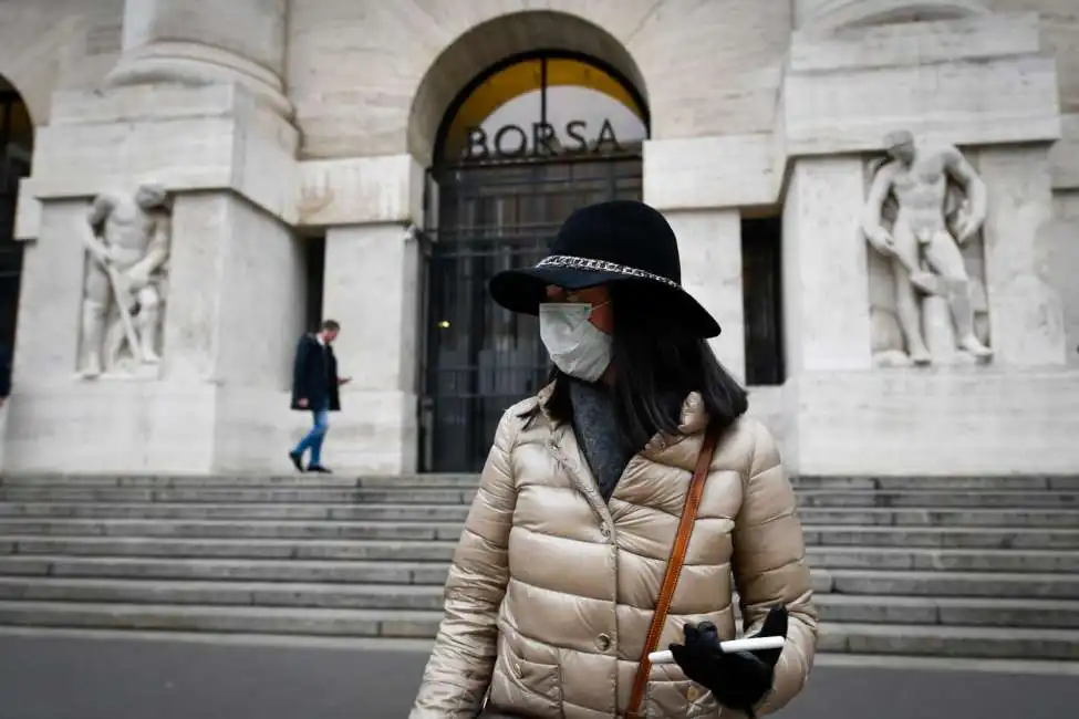 coronavirus milano borsa piazza affari